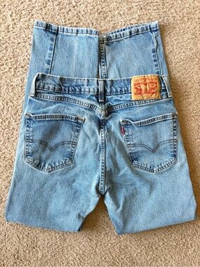 Men’s Light Wash Cotton Levi’s Jeans
